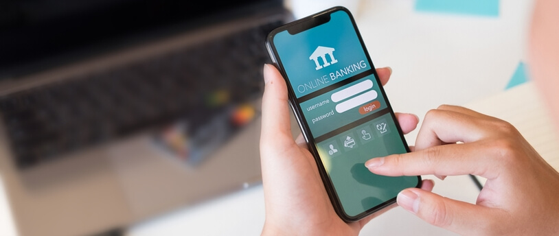 приложение онлайн-банкинг в смартфоне